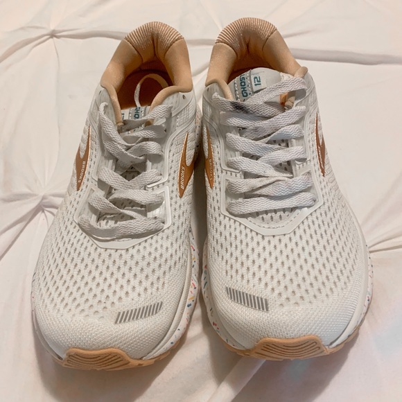 brooks sprinkle sneakers